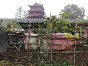 City Wall, River & Spring Festival Adventure