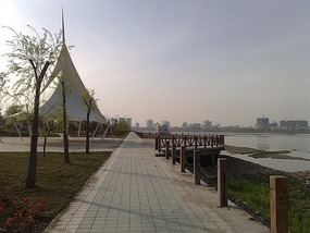The Han River Bike Ride & A Visit From Terry & Eve