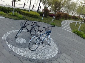 The Han River Bike Ride & A Visit From Terry & Eve