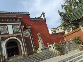 Zhangjiajie City Adventure