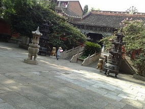 Zhangjiajie City Adventure