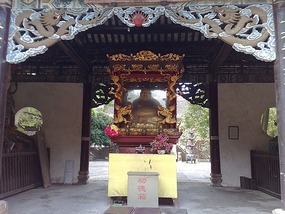 Zhangjiajie City Adventure