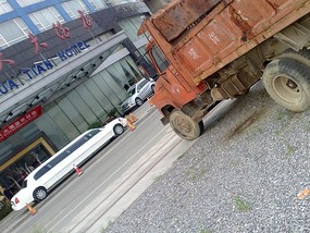 Zhangjiajie City Adventure