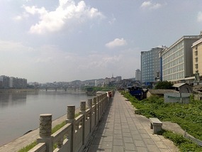 Zhangjiajie City Adventure