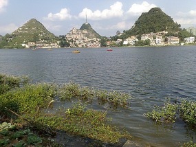 Anshun City & Lake Adventure