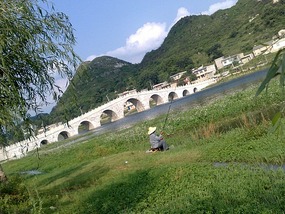 Anshun City & Lake Adventure