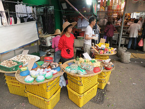 Temple Street & Victoria Harbour