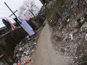 A Tomb Sweeping Easter On Bird Pagoda Hill