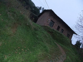 A Tomb Sweeping Easter On Bird Pagoda Hill