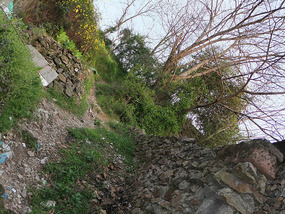 A Tomb Sweeping Easter On Bird Pagoda Hill
