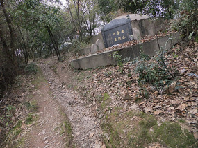 A Tomb Sweeping Easter On Bird Pagoda Hill