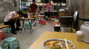 Longtan Lake & Plenty of Beers N Noodles in Liuzho