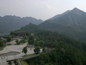 Pagoda Hill & Temple Lake Ride
