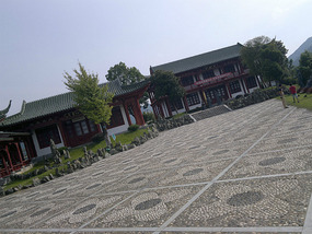 Pagoda Hill & Temple Lake Ride