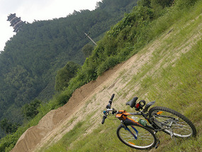Pagoda Hill & Temple Lake Ride
