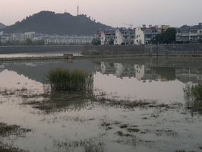 Jishui Reflective River Walk