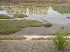 Jishui Reflective River Walk