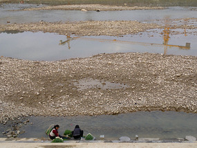 Jishui Reflective River Walk