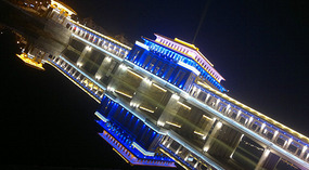 Jishui Reflective River Walk