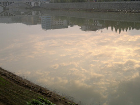 Jishui Reflective River Walk