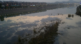 Jishui Reflective River Walk