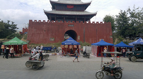 Yacheng 'String Bean' Town Adventure