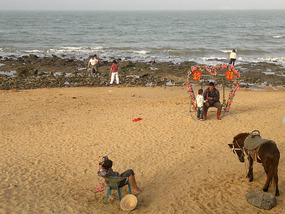 Holiday Beach to Haikou Walk