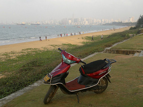 Holiday Beach to Haikou Walk