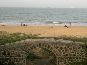 Holiday Beach to Haikou Walk