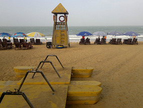 Holiday Beach to Haikou Walk
