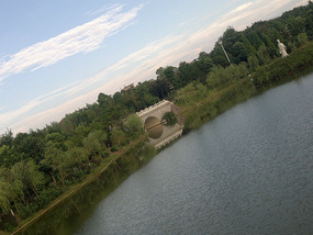 Beer N BBQ & Pagoda Park