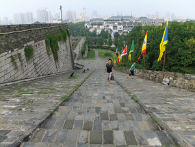 The Zhonghua City Gate Adventure