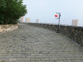 The Zhonghua City Gate Adventure