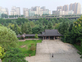The Zhonghua City Gate Adventure