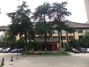 The Zhonghua City Gate Adventure