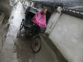 The Peaceful Ride To Chuzhous Wentong Pagoda
