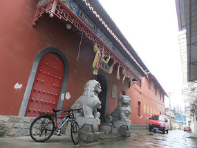 The Peaceful Ride To Chuzhous Wentong Pagoda