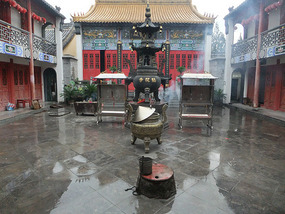 The Peaceful Ride To Chuzhous Wentong Pagoda