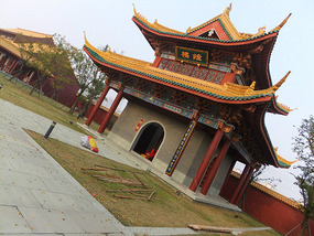 English Comp & Electric Ride Temple