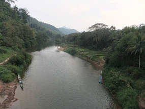 Border Crossing & To Luang Prabang