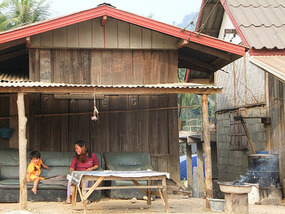 Border Crossing & To Luang Prabang