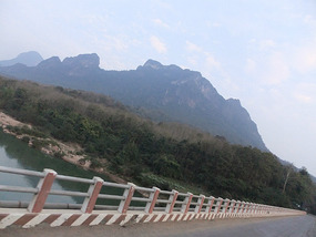 Border Crossing & To Luang Prabang