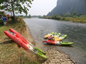 Kayaking With Tubers & Bears Feet Alcohol