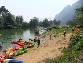 Kayaking With Tubers & Bears Feet Alcohol