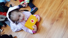 Kinder Plays & Xmas Fun