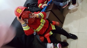 Kinder Plays & Xmas Fun
