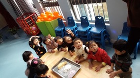 Kinder Plays & Xmas Fun