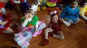Kinder Plays & Xmas Fun