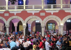 Dancing in the Plaza