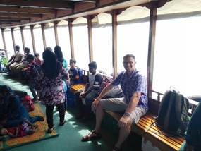 Op de ferry van Fulidhoo naar Thinadhoo